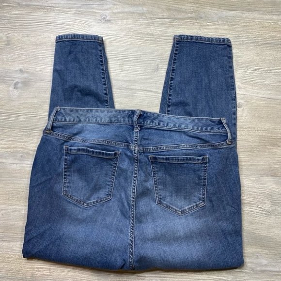 Torrid Girlfriend Stretch Skinny Jeans - Picture 7 of 14